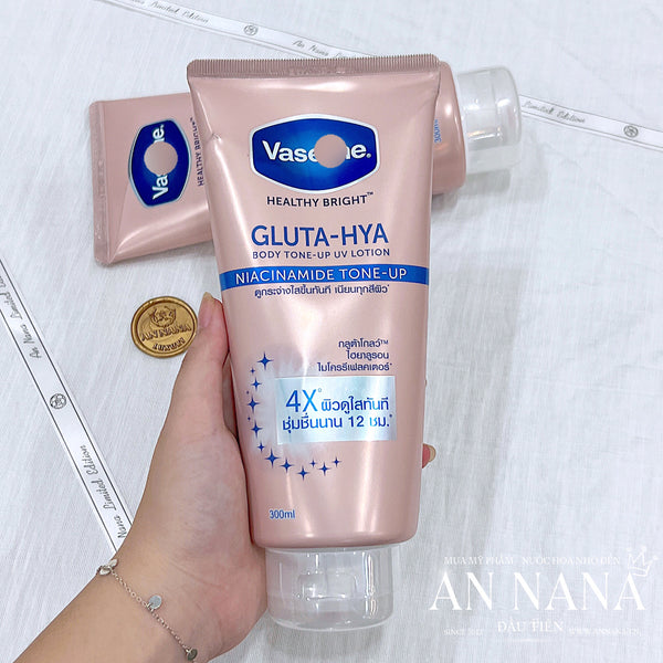 Sữa Dưỡng Thể VASELINE Gluta-Hya Tone Up 4X 300ml